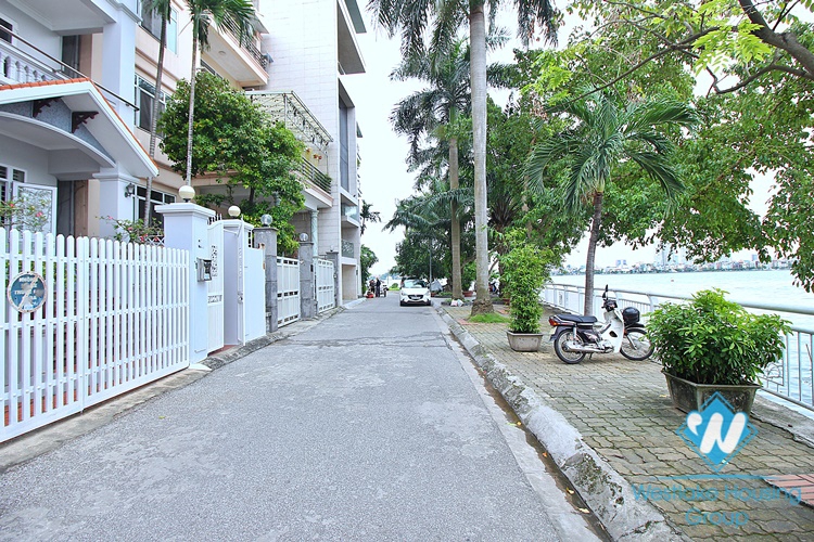 Lake view - House for rent in Tay Ho District